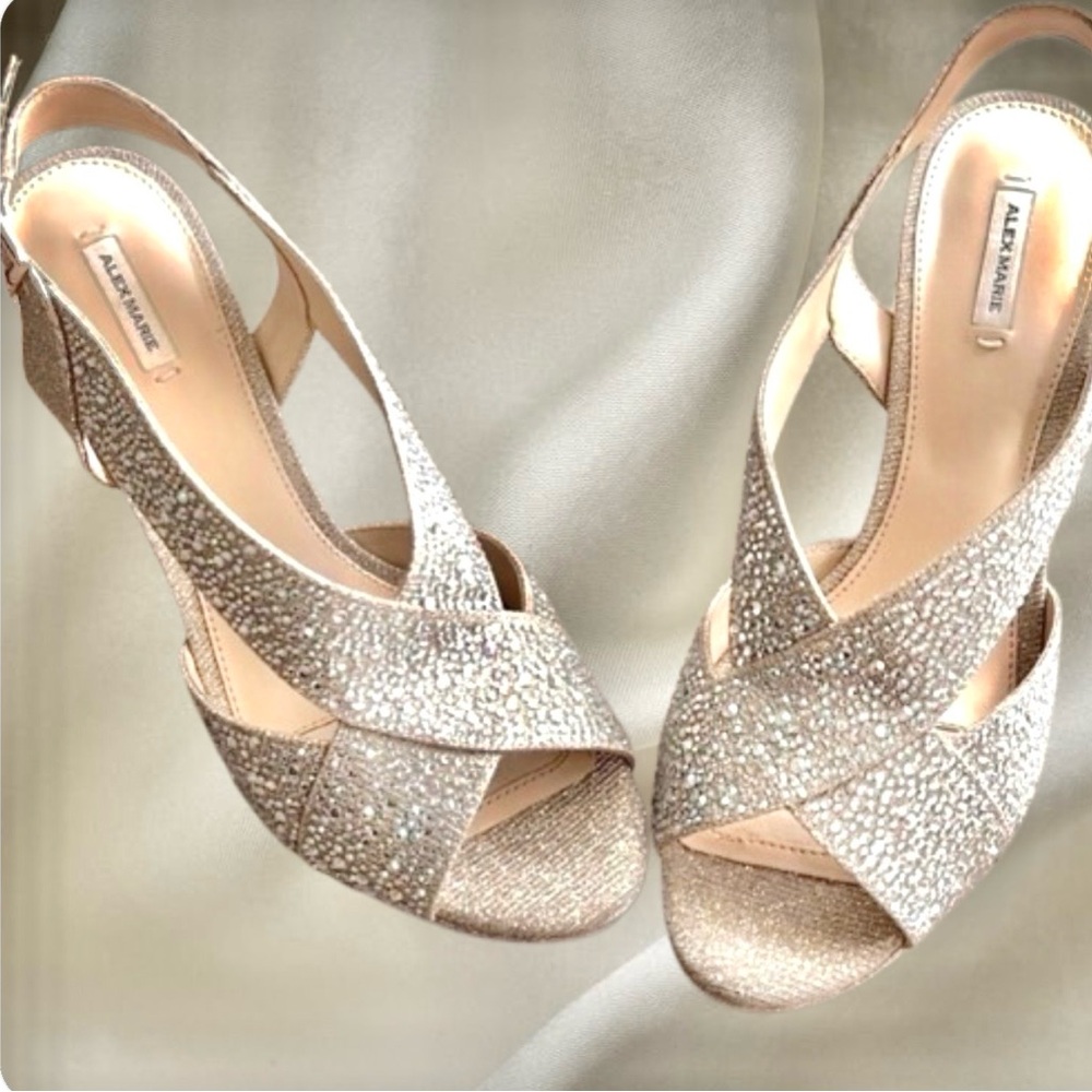 NIB Alex Marie Women's sand gold Sandals Size 9.5M